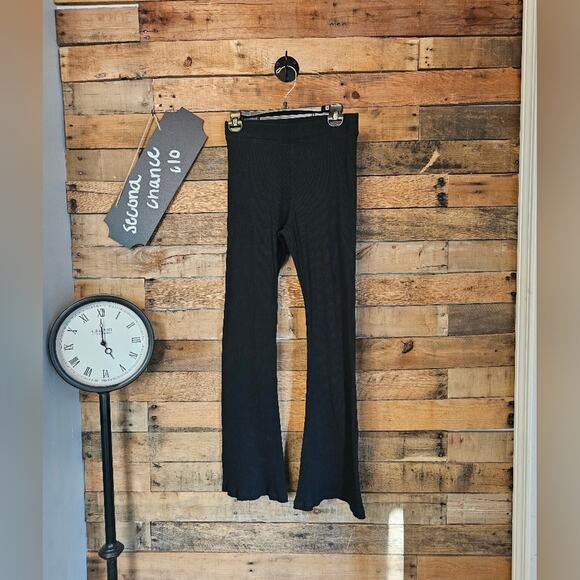 PINK VS Women's Black STRETCH COTTON RIBBED FLARE LEGGING Size M - Picture 1 of 12
